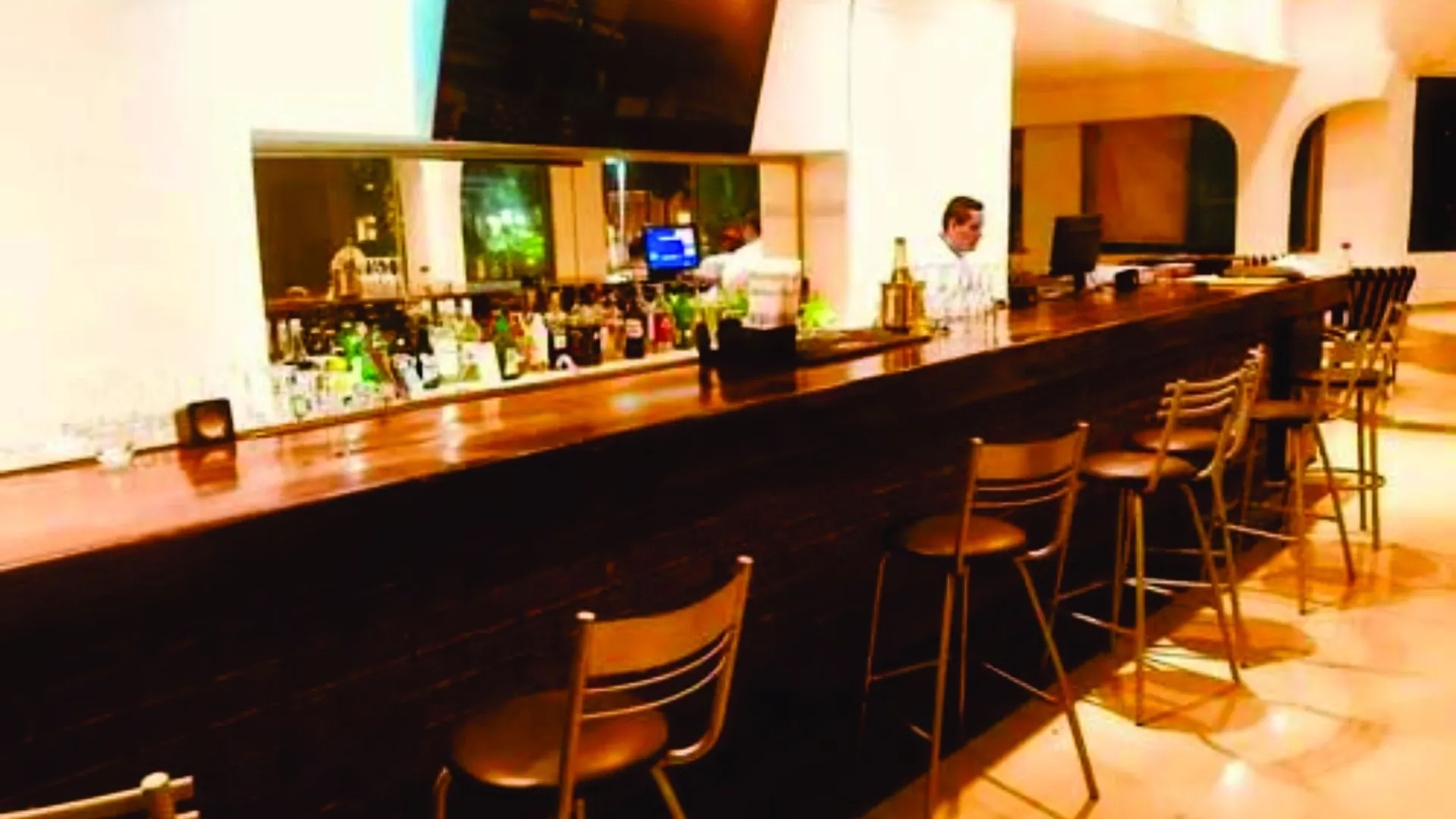Hotel Arts Party Central Hostel Cancun
