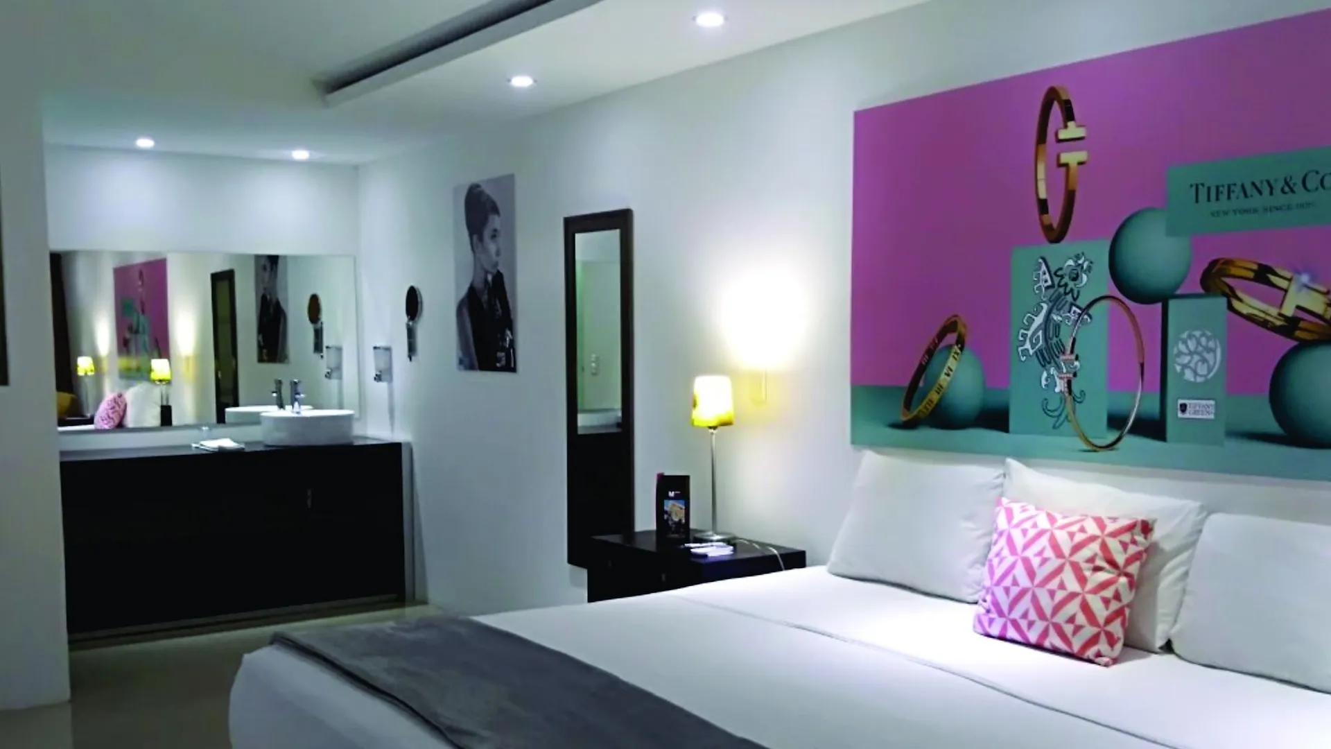 Arts Party Central Hostel Cancun