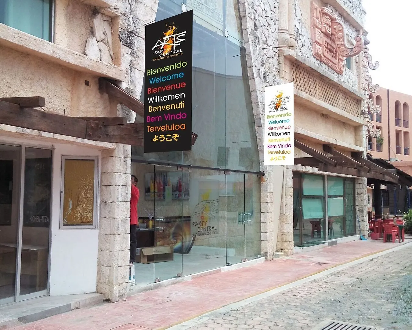 Arts Party Central Hostel Cancun Hotel